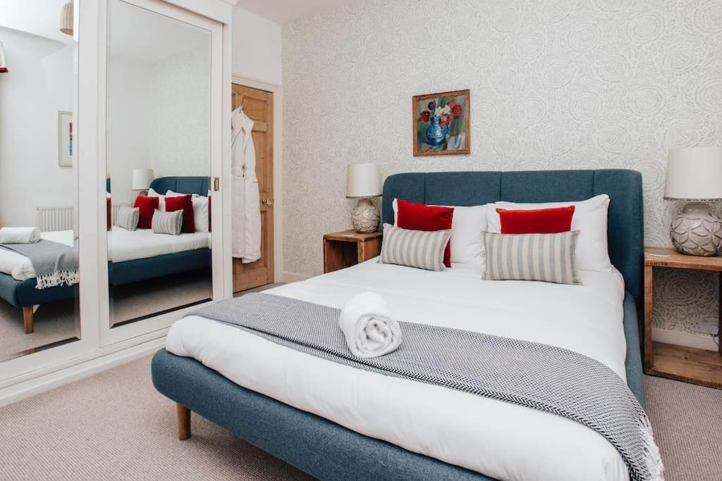 Dolls House - Luxury Townhouse *Sleeps 10* Villa Henley-on-Thames Luaran gambar